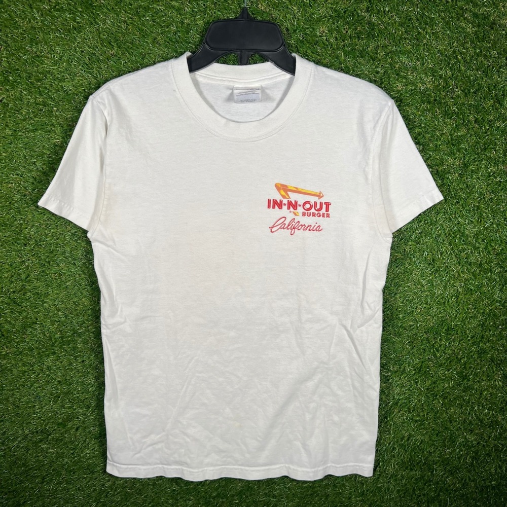 In-N-Out Burger 2002 California Muscle Car Graphic T-Shirt White Mens Small